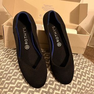 EUC Rothy’s black flats